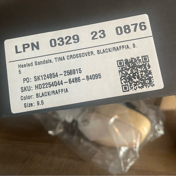 Shoedazzle Tina Crossover Sandals Black Raffia Block Heel Ankle Straps Size 9.5 - Picture 13 of 14